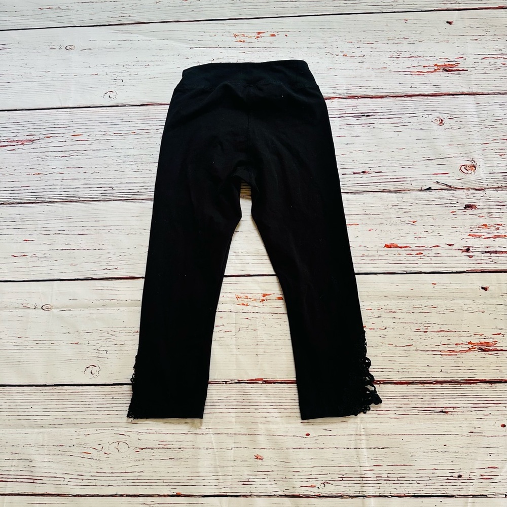 Black Lace Hem Capris Leggings! Size 14 - Picture 4 of 4